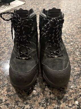 Red Wing TRBO 6608 safety-toe hiker boots 9.5D size elect safety sole worn once